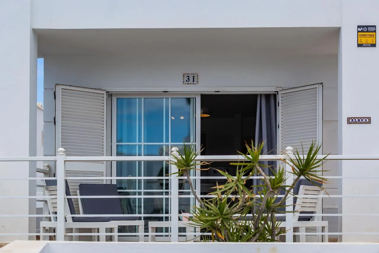 Bright Apartment 5 Minutes Walking From The Beach Tías