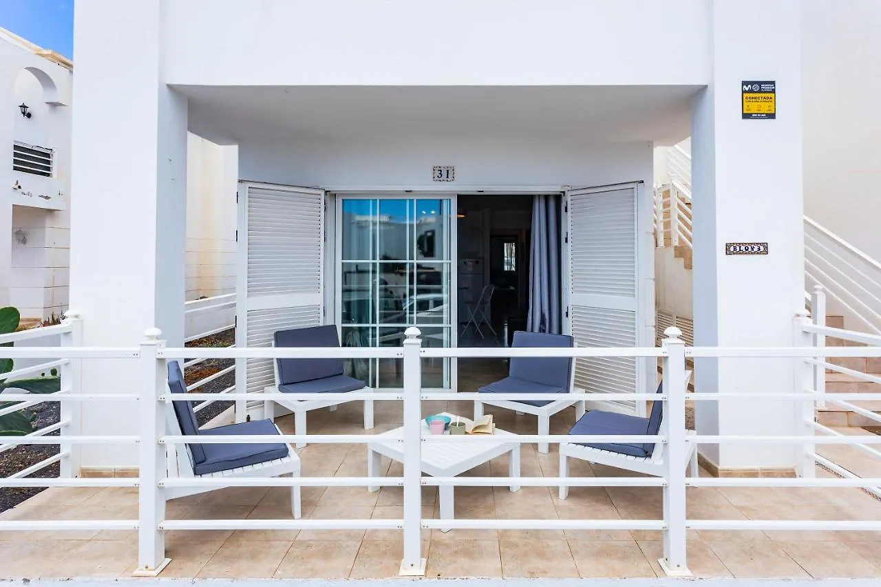 Bright Apartment 5 Minutes Walking From The Beach Tías