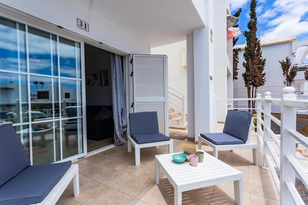 Bright Apartment 5 Minutes Walking From The Beach Tías