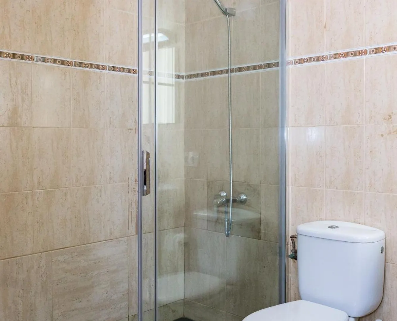 Bright Apartment 5 Minutes Walking From The Beach 蒂亚斯 0*,  西班牙